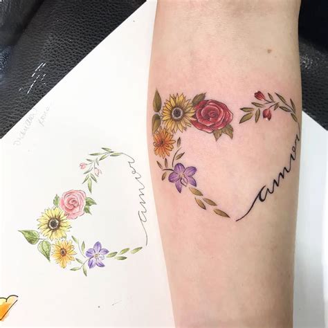 tatuaje corazon con flores|tatuaje de corazones juntos.